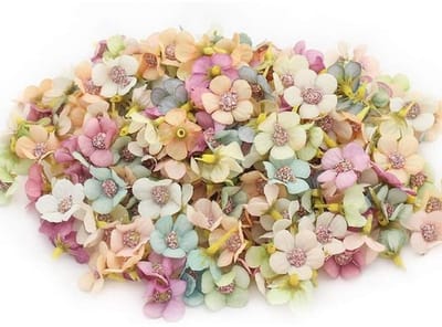 - Kunstbloemen - Kunststof Daisy Bloemen - 50 Stuks - Mini Maat - DIY Decoraties - Perfect voor Feesten en Woondecoratie