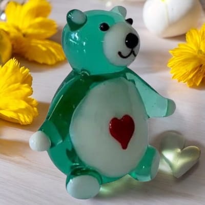 Glazen beertje blauw- groen met hartje - Liefde - 5 cm - dierendecoratie - glas dier.