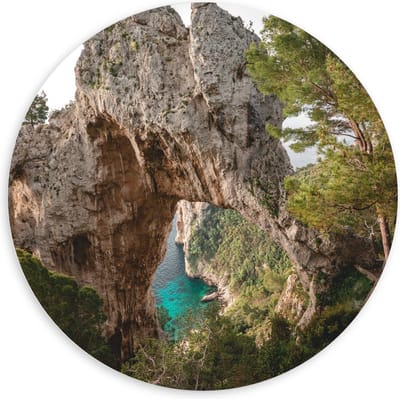 Forex Wandcirkel - Rots boven Rivier - 100x100cm Foto op Wandcirkel (met ophangsysteem)