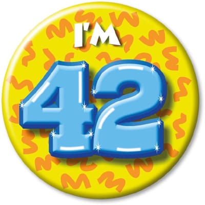 Paper Dreams Button I'm 42 Staal 5,5 Cm Geel/blauw