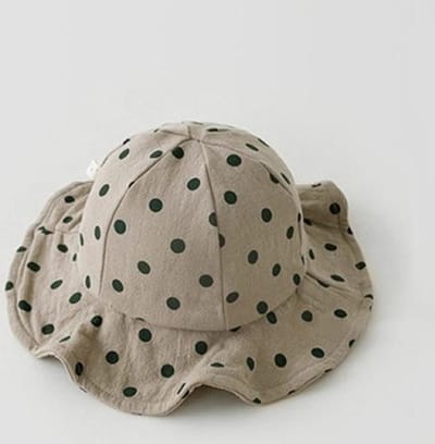 Schattige Vakantie Zonnehoed Linnen look Taupe / Beige / Zand met Zwarte Stippen | 0 – 18 Maanden | Baby – Kind | UV Werend | Elastiek – Licht Uitrekbaar | Strandhoedje - Zomer Accessoire | Voor op het strand of onderweg! | DH Collection