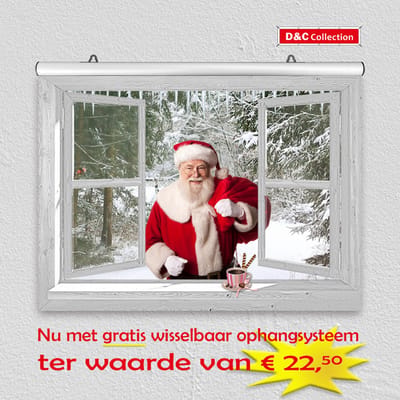 Tuinposter - kerst poster - 60x45 cm - doorkijk - wit venster met Kerstman en besneeuwd bos - winter poster - kerst decoratie- kerstinterieur - kerst wanddecoratie