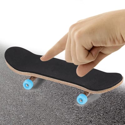 Dailygoods- Fingerboard Mini Skateboard - Esdoorn Houten Deck - Nikkellegering Wielen - Schokabsorberend - Inclusief Schuimtape - 96 x 28 mm