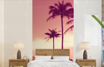 Behang - Fotobehang Lucht - Palmboom - Avond - Natuur - Tropisch - Breedte 120 cm x hoogte 240 cm
