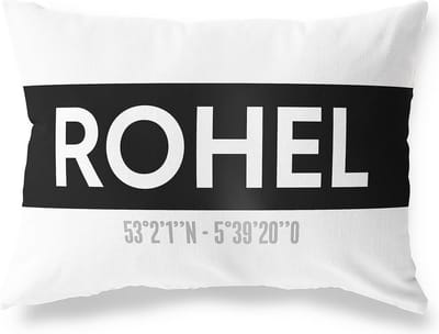 Tuinkussen ROHEL - FRIESLAND met coördinaten - Buitenkussen - Bootkussen - Weerbestendig - Jouw Plaats - Studio216 - Modern - Zwart-Wit - 50x30cm