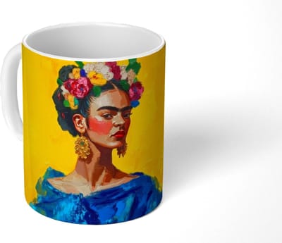 Mok - Koffiemok - Frida Kahlo - Vrouw - Geel - Blauw - Bloemen - Mokken - 350 ML - Beker - Koffiemokken - Theemok