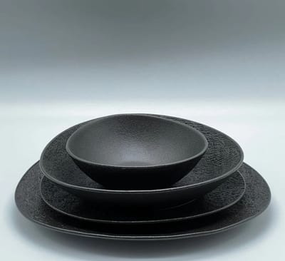 Mulex | MX1400 Serviesset Tina - Zwart - 27-delig voor 6 Personen - Aardewerk - Inclusief Dinerborden, Ontbijtborden, Dessertborden en Kommen - Magnetron- en Vaatwasserbestendig