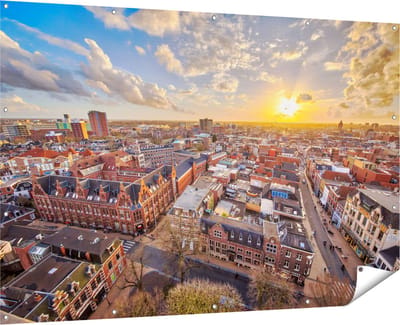 Gards Tuinposter Groningen Stad bij Zonsondergang - 180x120 cm - Tuindoek - Tuindecoratie - Wanddecoratie buiten - Tuinschilderij