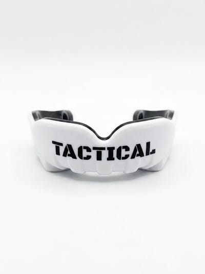 Tactical Fightwear Vechtsport Bitje - Ademend Mondbeschermer met Airflow-Gleuven & Extra Kies-Padding - Voor MMA, Kickboksen, BJJ & Boksen - Wit