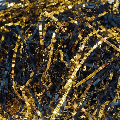 2 Lb Crinkle Cut Papier Versnipperd - Zwart en Goud Vulling voor Cadeau, Mand en Verpakking