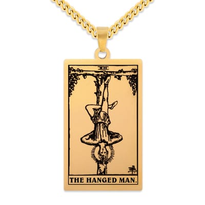 Tarot Ketting XII: De Gehangene / The Hanged Man - Goudkleurig Stainless Steel - Grote Arcana uit Rider-Waite Geïnspireerd - 60cm - Pax Amare
