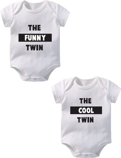 Hospitrix Baby Rompertje Tweeling met Tekst "The Funny - The Cool" | 0-3 maanden | maat 50/56 | Korte Mouw |Tweeling Cadeau| Kraamkado | Cadeau voor Zwangerschap | Bekendmaking | Aankondiging | Aanstaande Moeder | Moederdag