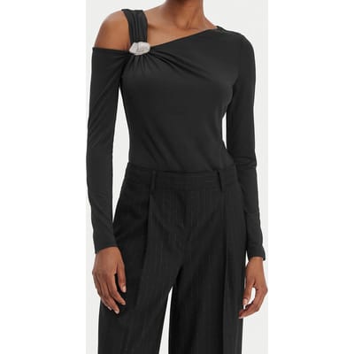 top asymmetrische zwarte vrouw