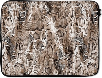 Laptophoes 15.6 inch - Dierenprint - Slang - Schubben - Bruin - Laptop sleeve - Binnenmaat 37x26 cm - Zwarte achterkant