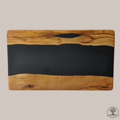Wood and Olives - Olijfhouten Borrelplank met Epoxy - Mat-Zwart - Handgemaakt - 23x40 cm