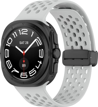 By Qubix - Compatible Samsung bandje - D-buckle siliconen sportband - Lichtgrijs - Geschikt voor Samsung Galaxy Watch Ultra / Ultra 2 - 47mm