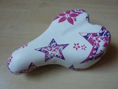 Kinder Fietszadel - Comfortabel Zadel - Fietsen voor Kinderen - Zacht PU Bekleding - 22 x 14 cm - Wit Roze