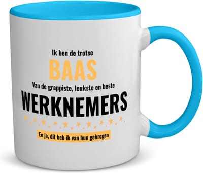 Akyol - ik ben de trotste baas van de grappigste, leukste en beste werknemers, en ja dit heb ik van hun gekregen koffiemok - theemok blauw - Baas - de trotste baas - collega's - werknemers - verjaardag - cadeau - afscheidscadeau - 350 ML inhoud