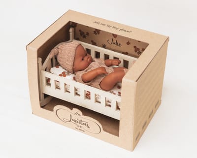 Mrs Ertha Lupitas Pop - Pop met bedje en beddengoed - Julie Raspberry Bunchs
