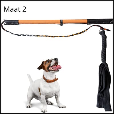 Hondenspeelgoed Flirt Pole maat 2 in de kleuren oranje en zwart. Hondenhengel - hondentraining - trekspel - speeltrektouw - speelhengel - trainingsspeelgoed voor honden - focus speelgoed - focus training - dog toy - ShukoGear by MadeByShuko