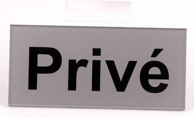 Privé Deurbordje helder acrylaat - 60 mm x 130 mm - Bevestiging dubbelzijdige plakstrip - Promessa-Design.