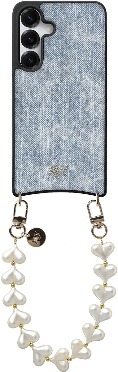 AVY Hoesje Geschikt voor Samsung Galaxy S25 / S24 | Compatibel met MagSafe | Kunstleren Case met Telefoonkoord | Polsband | Denim | Cupid Pearl