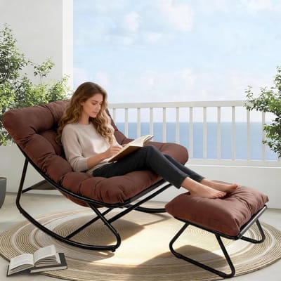Schommelstoel met kruk - Relaxstoel tuin - Buiten ontspannen - Ergonomisch design - 140 x 62 x 55 cm - Bruin