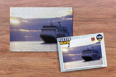 Puzzel Cruiseschip met mooie zonnestralen op de achtergrond - Legpuzzel - Puzzel 500 stukjes