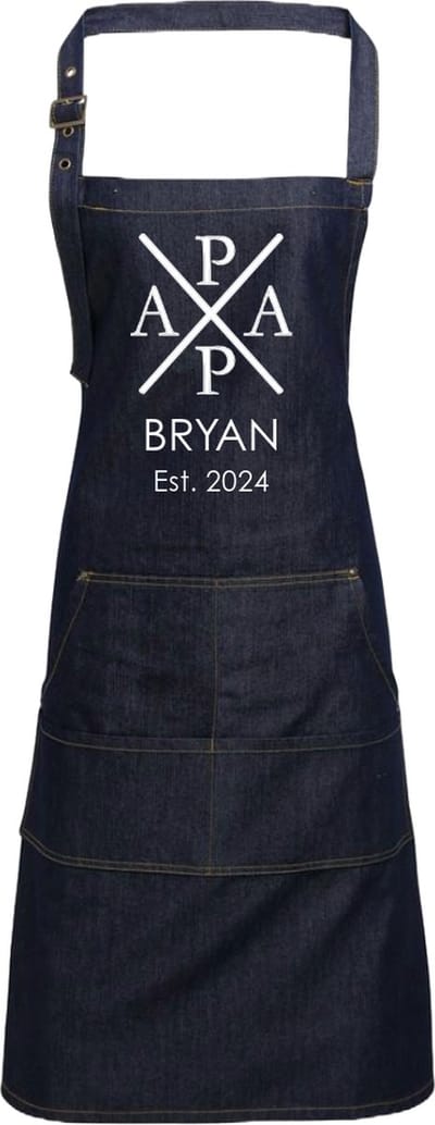 Grappig persoonlijk schort voor de BBQ liefhebber - Papa met naam kind en datum - Spijkerstof - Blauw - Print