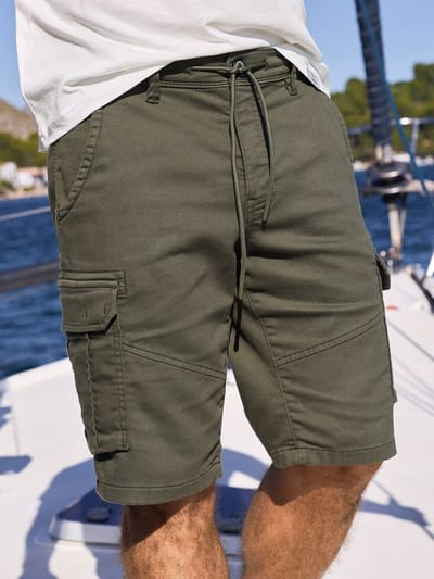 LERROS Mannelijke cargo-bermuda met trekkoord en riemlussen , Maat: 30 , Kleur: NORDIC OLIVE , 77% katoen, 20% polyester, 3% elastaan