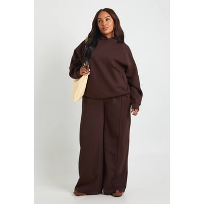 boohoo Dames Plus Core Basis Pintuck-detail Rechtpijpige Jogger | Chocoladebruin | Maat: 44