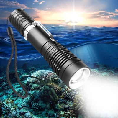 Diving Light met 3 Modi en 8 Uur Batterijduur voor Snorkelen, Vissen en Kamperen - Waterdichte Duiklamp van 10 m, Compact en Krachtig