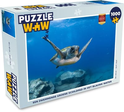 Puzzel Een zwemmende groene schildpad in het blauwe water - Legpuzzel - Puzzel 1000 stukjes volwassenen