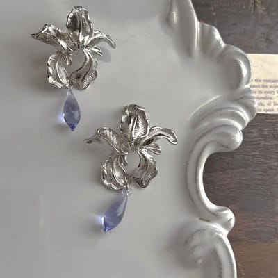 Opvallende Exquise Iris Bloemen Oorbellen Voor Vrouwen Kwastje Paarse Oorbellen Vintage Hofstijl Verlovingssieraden gray