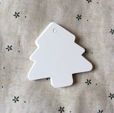 Wit Karton Label Naam Kaartje Kerstboom inclusief touw - Naamlabel - Boom Kerst - Merry Christmas - Kartonnen Kerstlabels | Cadeau label - Kaart - Labels - Kraftpapier - Memokaart | Kado - Gift Tag - Leuk verpakt | Geschenk | DH collection