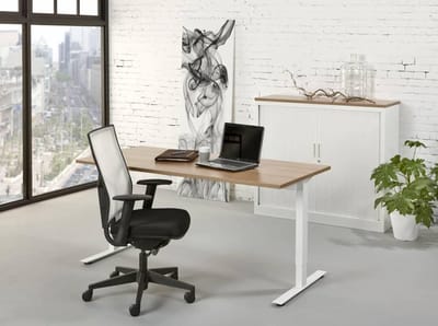 Ergonomisch design t-poot bureau Teez breed 200CM diep 100CM bladkleur Robson Eiken framekleur Aluminium (RAL9006)