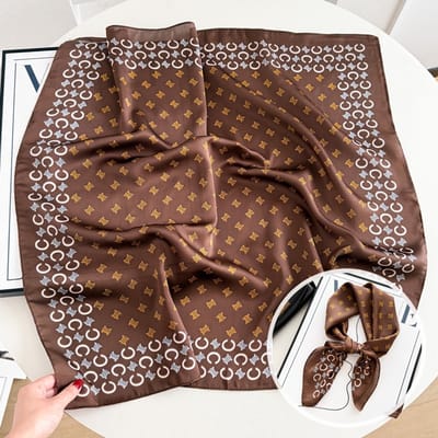 Dames Sjaal - Sjaals - Stola - Vierkante doek - Elegant Stijlvol Dames haar sjaal - Satijn zijde - Hals sjaaltje - Sjaaltje Satijn - Neksjaaltje - Omslagdoek Modesjaals - Neksjaal - Klein Sjaaltje -CX letters - koffie-70*70CM
