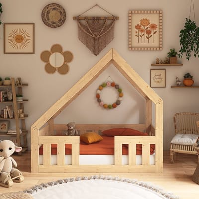 Need Sleep – Montessori Huisbed 70x140 cm – Peuterbed met Asymmetrisch Dak en Valbeveiliging – Naturel Hout