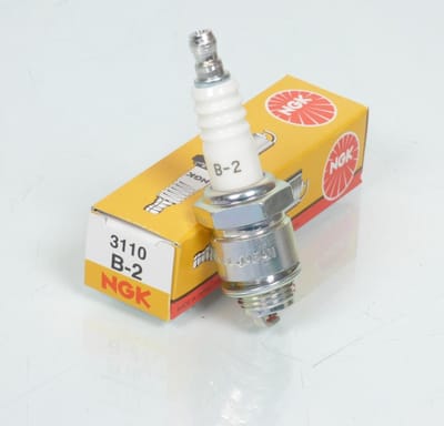 Bougie d'allumage NGK pour Auto B-2 / 3110 Neuf