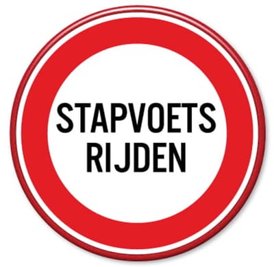 Verkeersbord Stapvoets rijden - Weerbestendig Aluminium - Ø60 cm - Bevestiging: Met paalbeugels Ø48mm