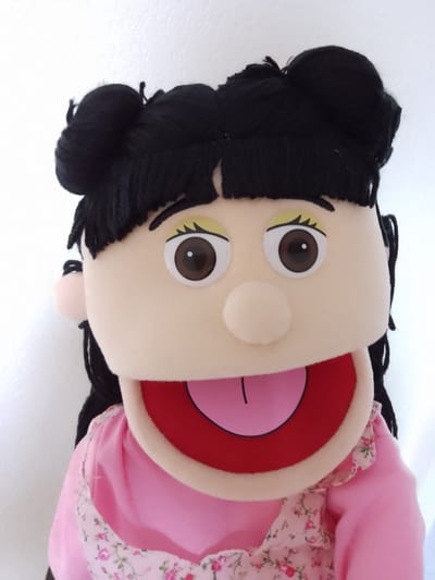 Sillypuppets - Handpop Susie 60 cm - Handpoppen - Buikspreekpop - Poppentheater - Puppet