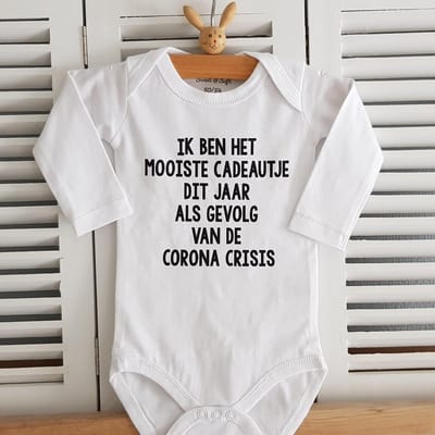 Baby Rompertje met tekst aankondiging bekendmaking zwangerschap cadeau 2026 2027 kraamcadeau voor de liefste aanstaande opa en oma oom tante papa mama broer zus lockdown corona papa & mama deden niet aan mooiste cadeautje van het jaar Valentijn