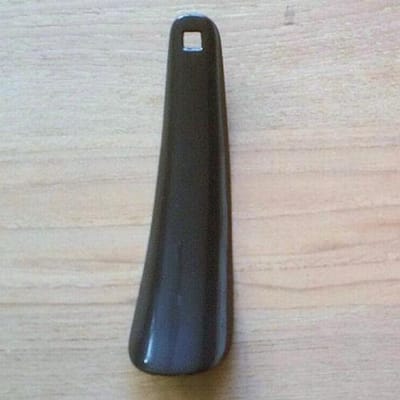 CHPN - Schoenlepel - Zwart - Schoen aantrek hulp - 15CM - Kunststof Schoenlepel - Instaphulp - Schoen Instaphulp - Schoen accessoire"