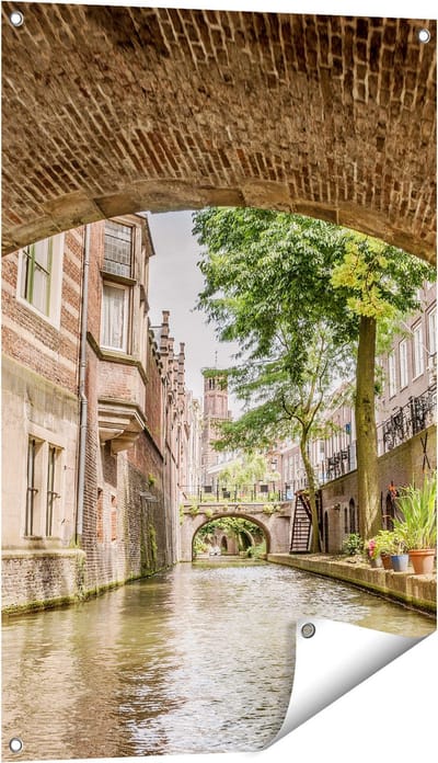 Gards Tuinposter Gracht in Utrecht onder de Brug - 60x90 cm - Tuindoek - Tuindecoratie - Wanddecoratie buiten - Tuinschilderij