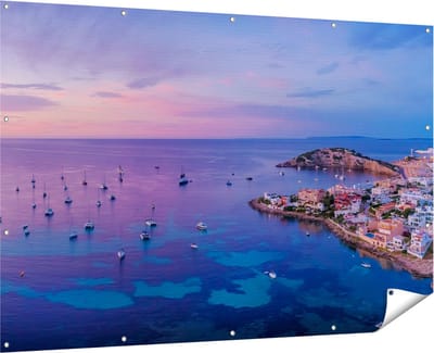 Gards Tuinposter Ibiza met Boten op het Water bij Zonsopgang - 180x120 cm - Tuindoek - Tuindecoratie - Wanddecoratie buiten - Tuinschilderij
