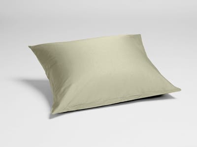 Yumeko kussensloop katoensatijn light olive 65x65 - Bio, eco & fairtrade - 1 stuk