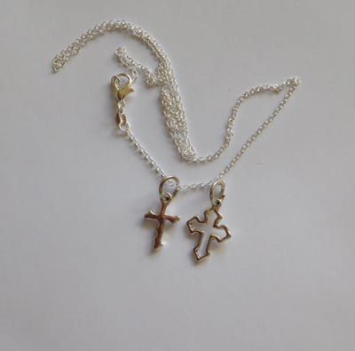 Ketting met 2 kruisjes zilverkleur