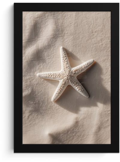 Poster in lijst - Fotolijst 20x30 cm - Posters - Strand - Zeester - Zand - Beige - Posterlijst zwart - Decoratie - Wanddecoratie woonkamer - Muurdecoratie slaapkamer