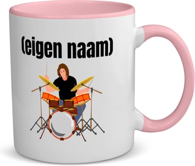 Akyol - drummer met drumstel met eigen naam koffiemok - theemok - roze - Drummen - muziek liefhebbers - drummers - drumstel - verjaardag - cadeau - kado - 350 ML inhoud