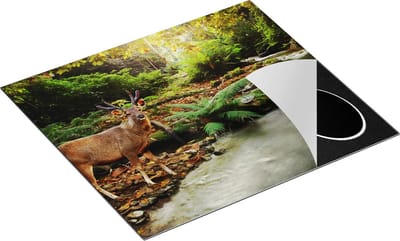 Chefcare Inductie Beschermer Hert bij een Rivier in een Jungle - 60x50 cm - Afdekplaat Inductie - Kookplaat Beschermer - Inductie Mat